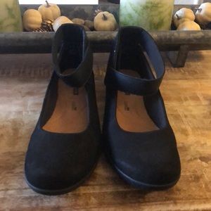 ****Never Worn**** Clark’s